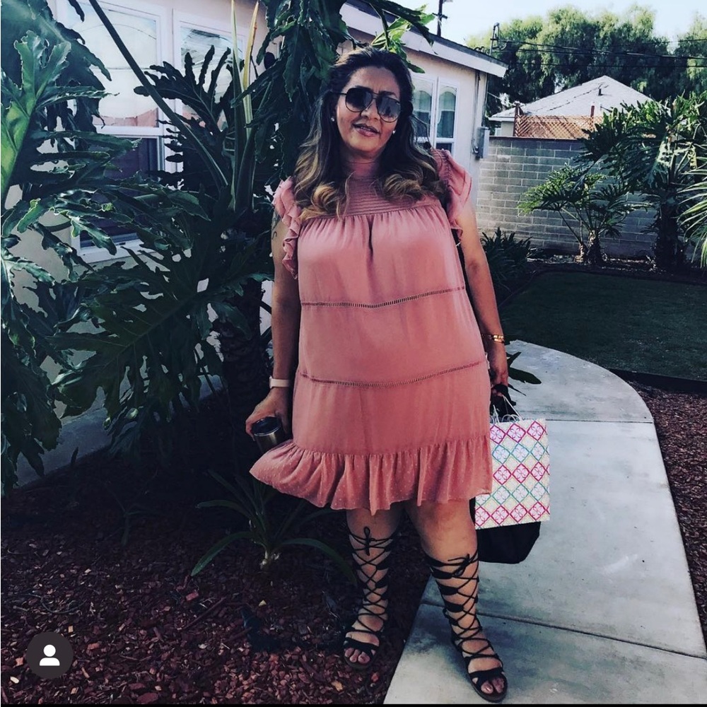 WHO WHAT WEAR - Rose Blush Ruffled Dress